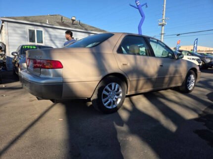 2000 Toyota Camry CE V6 | Best of Global Sphere Autos Ltd