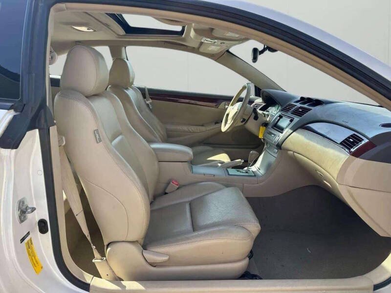 2004 Toyota Camry Solara SLE V6 img1 | Best of Global Sphere Autos Ltd