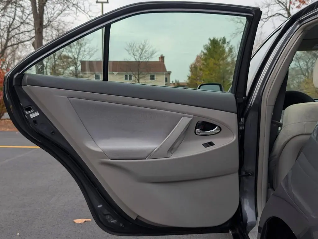 2007 Toyota Camry XLE V6 | Global Sphere Autos Ltd