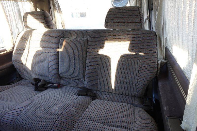 1993 Toyota HiAce | Global Sphere Autos Ltd | Best Cars in Europe