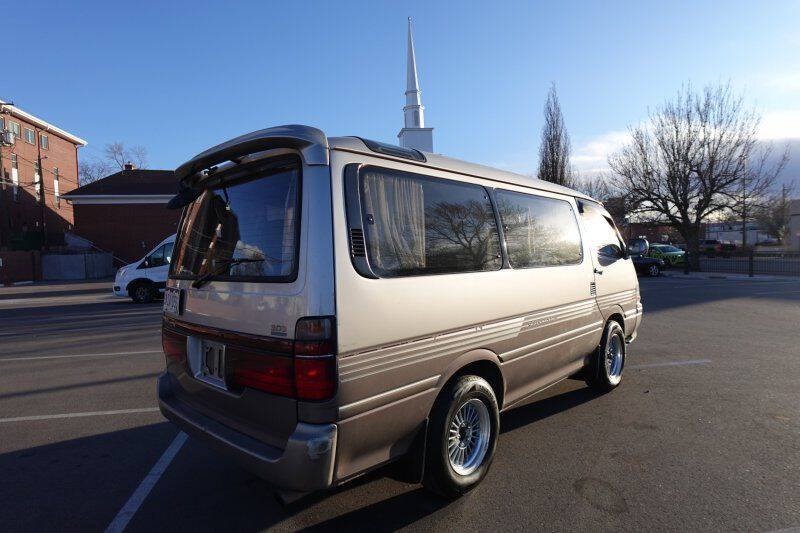 1993 Toyota HiAce | Global Sphere Autos Ltd | Best Cars in Europe