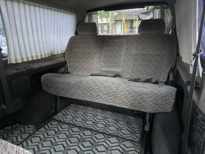 1995 Toyota HiAce | Global Sphere Autos Ltd | Best Cars in Europe